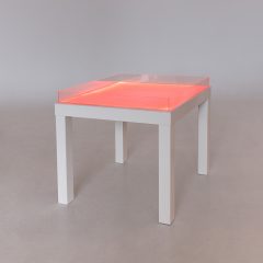 Baltas šviesos stalas
